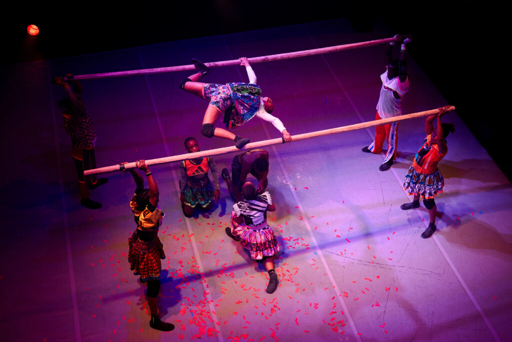 Yongoyeli, Circus Baobab